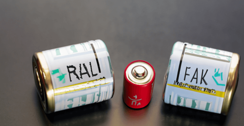 Real vs Fake battery 